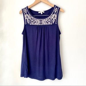 3/$22 thredUP Skies are blue embroidered top XS